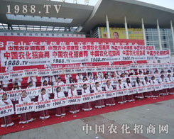 �r(n��ng)�����̾W(w��ng)�������b���b����ҫ�۶��߂���ɫ